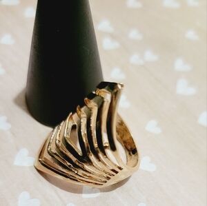 Elegant Gold Women's Statement Ring Size 8.5